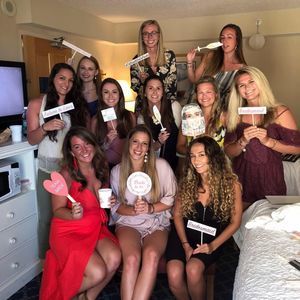 Meet your Posher, Manda